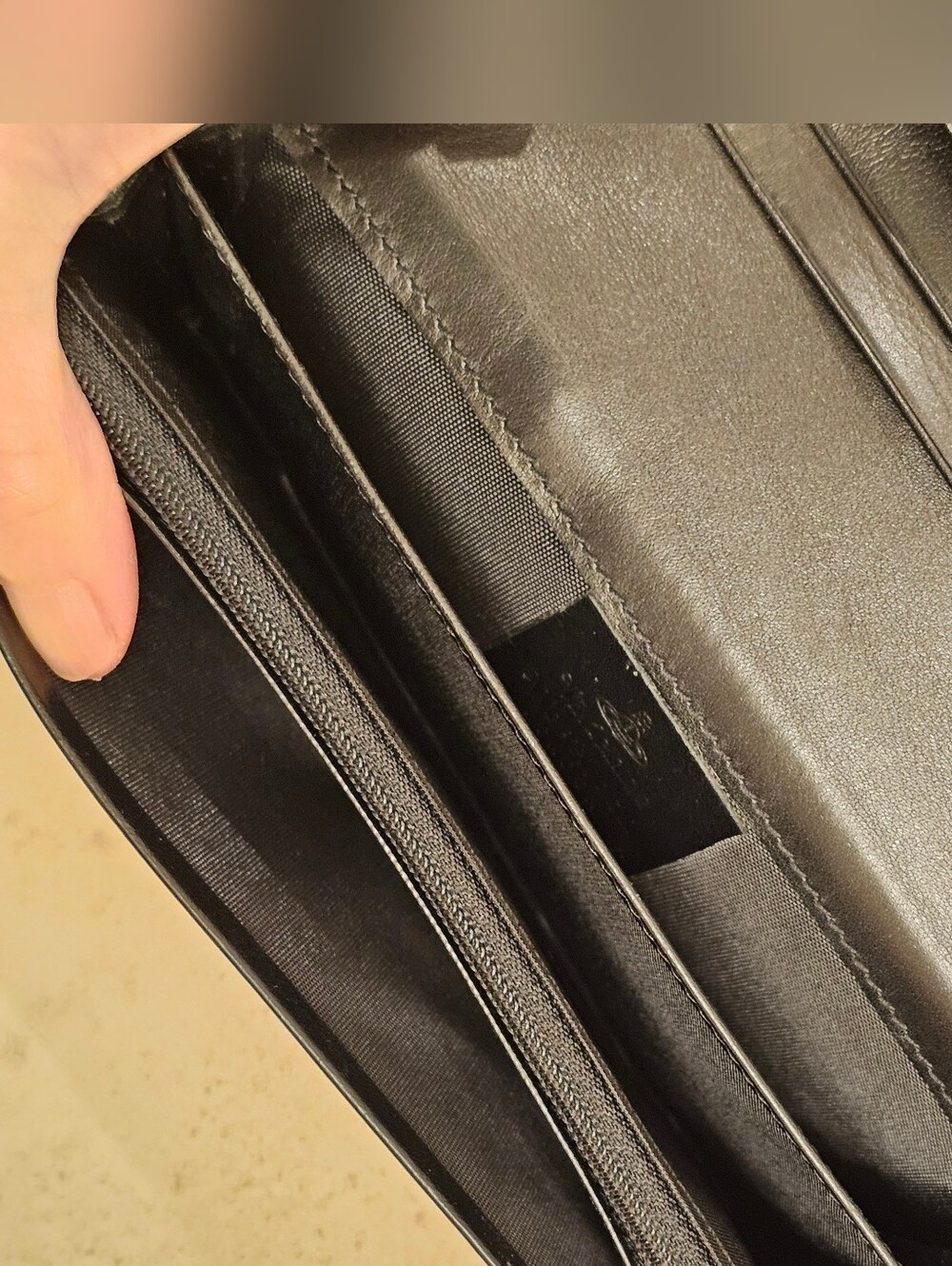 VIVIENNE WESTWOOD Long Wallet - Picture 11 of 16